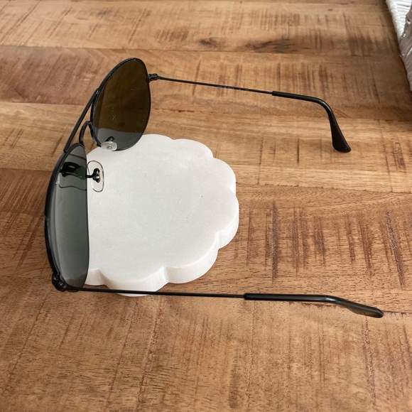 Men's Black Aviator Sunglasses - Picture 5 of 10